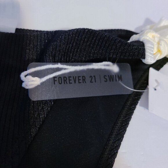 FOREVER 21 SWIMWEAR BLACK/WHITE COLORBLOCK BIKINI BOTTOM SIZE LARGE - Picture 5 of 7
